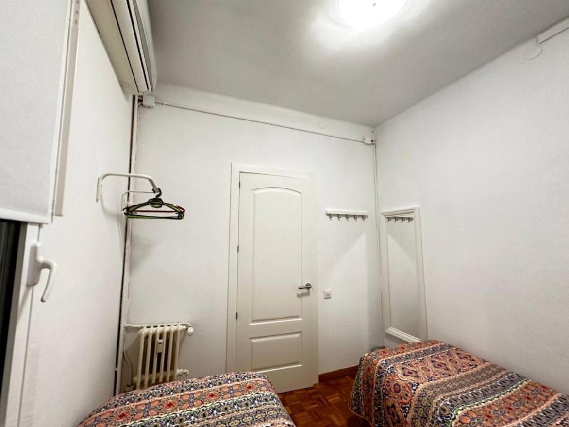 Rooms Nuevo Roger Barcelona Exterior photo